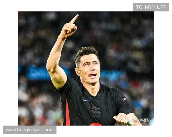 罗伯特·莱万多夫斯基:从足球天才到全球顶级前锋的传奇之路 罗伯特·莱万多夫斯基:从足球天才到全球顶级前锋的传奇之路