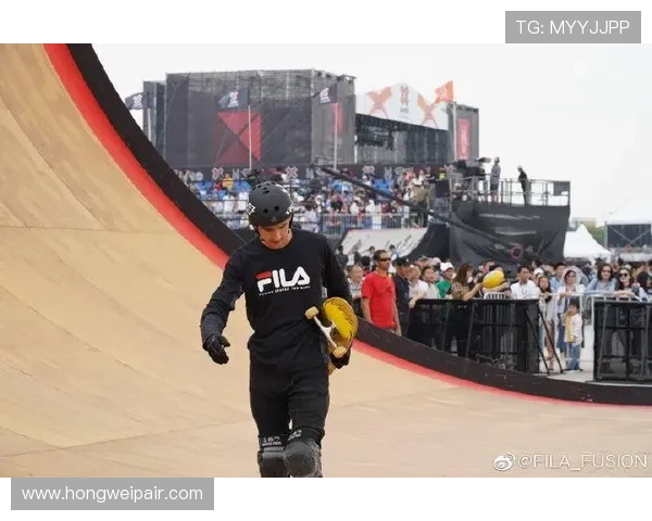 南京滑板队在极限运动会中以69分稳居积分榜首位