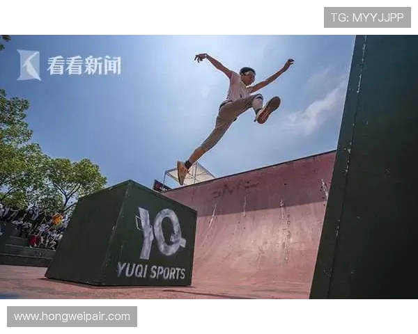 深圳极限运动队在世界街舞大赛中的灵活性表现引发热议与关注