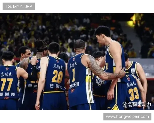 2012年CBA季后赛广东队与山东队激战回顾与精彩瞬间分析
