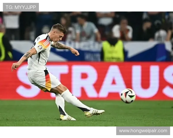 克罗斯：从中场指挥官到世界足球的璀璨明星之路